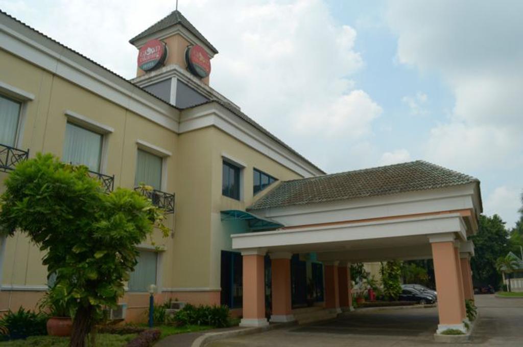 Townhouse Oak Hotel Grand Cikarang Εξωτερικό φωτογραφία