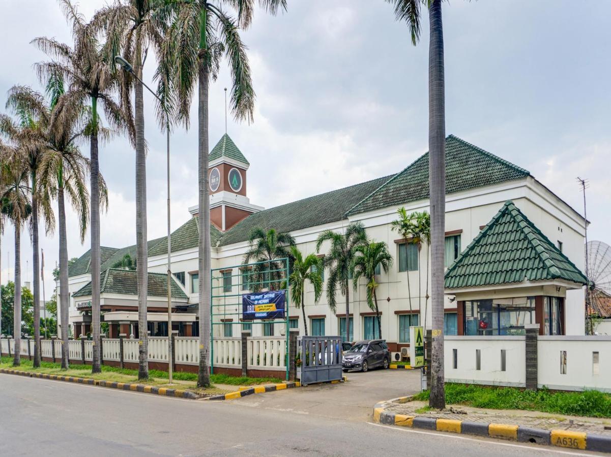 Townhouse Oak Hotel Grand Cikarang Εξωτερικό φωτογραφία