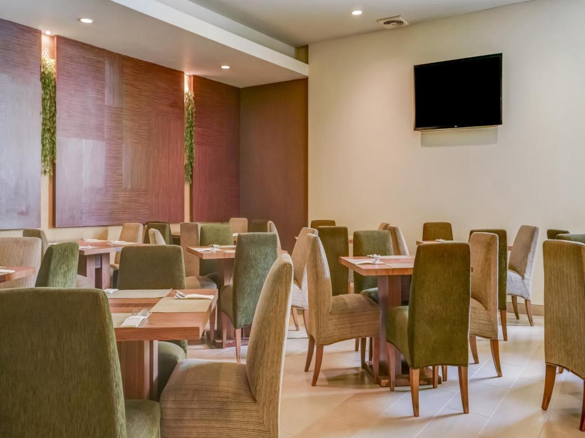 Townhouse Oak Hotel Grand Cikarang Εξωτερικό φωτογραφία