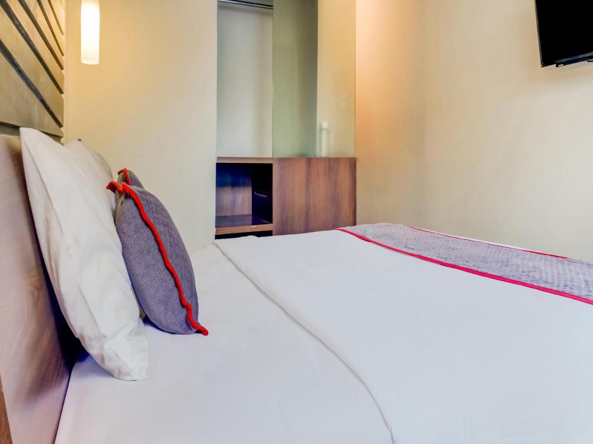 Townhouse Oak Hotel Grand Cikarang Εξωτερικό φωτογραφία