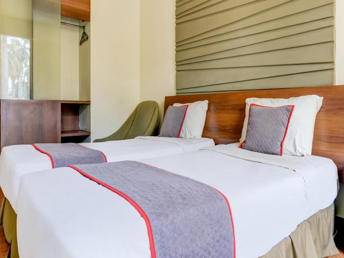 Townhouse Oak Hotel Grand Cikarang Εξωτερικό φωτογραφία