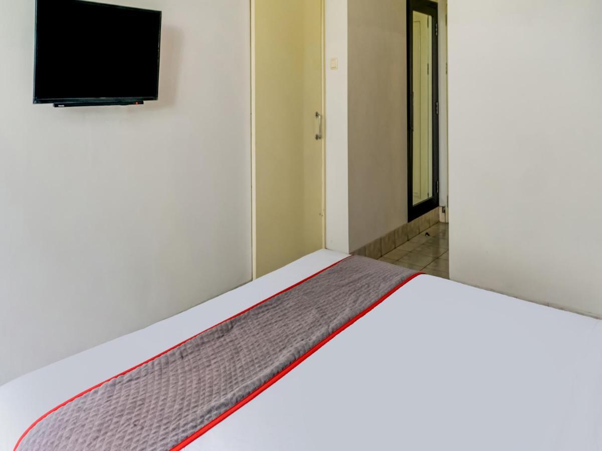 Townhouse Oak Hotel Grand Cikarang Εξωτερικό φωτογραφία