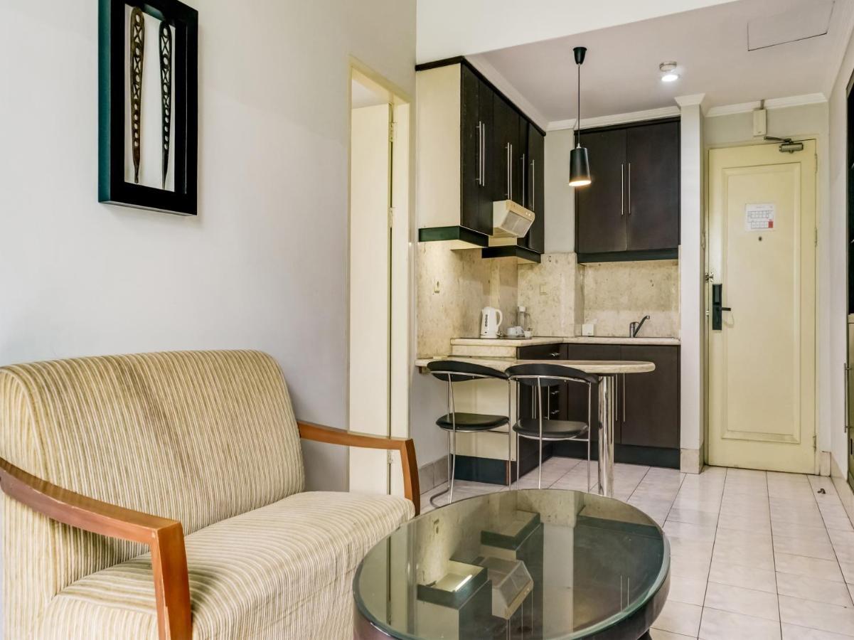 Townhouse Oak Hotel Grand Cikarang Εξωτερικό φωτογραφία