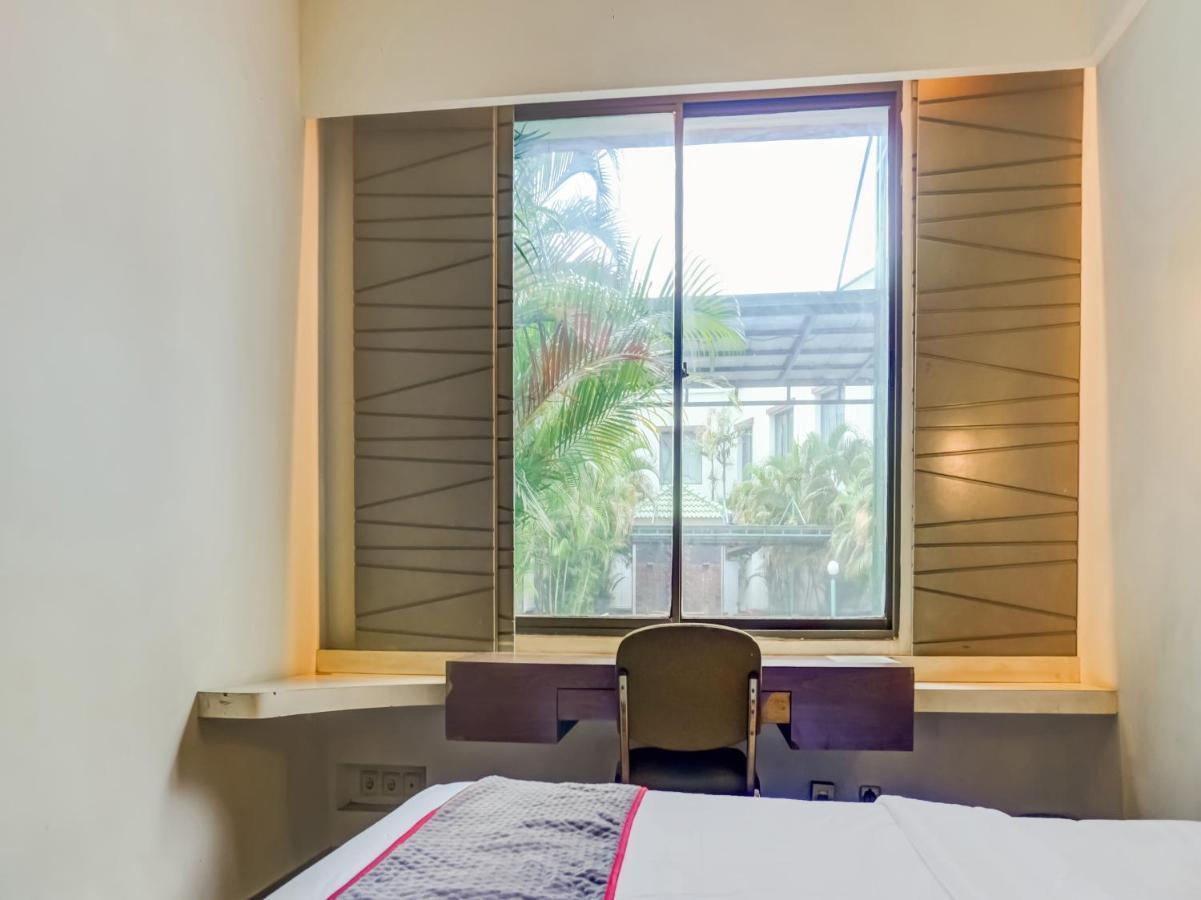 Townhouse Oak Hotel Grand Cikarang Εξωτερικό φωτογραφία