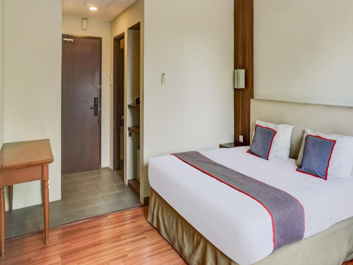 Townhouse Oak Hotel Grand Cikarang Εξωτερικό φωτογραφία