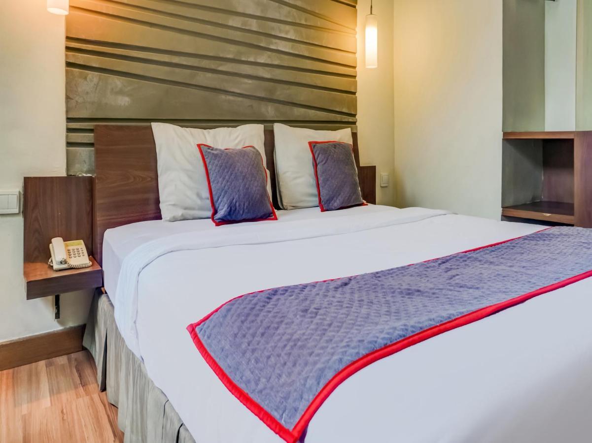 Townhouse Oak Hotel Grand Cikarang Εξωτερικό φωτογραφία
