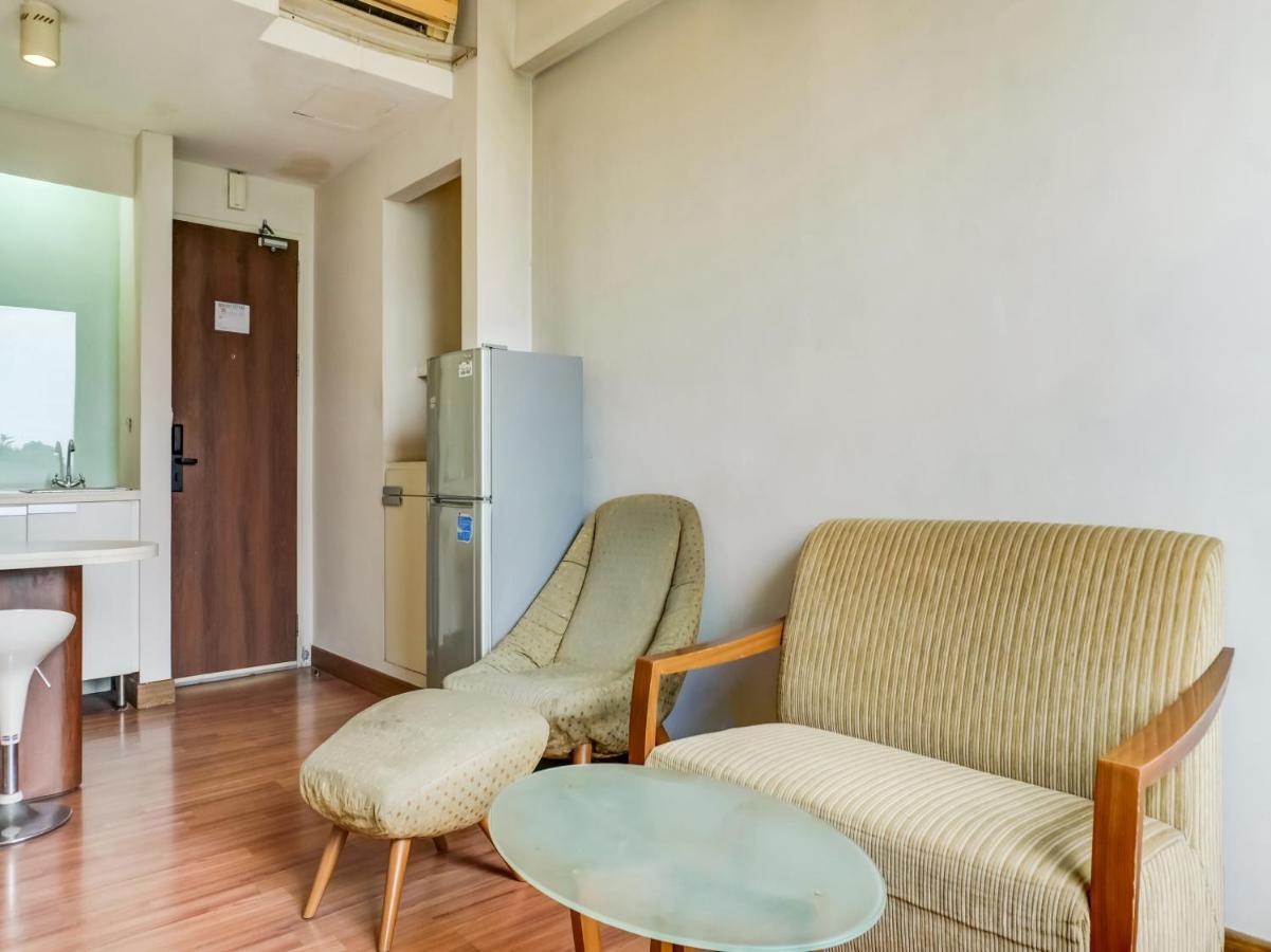 Townhouse Oak Hotel Grand Cikarang Εξωτερικό φωτογραφία