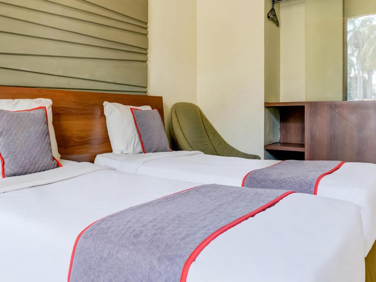 Townhouse Oak Hotel Grand Cikarang Εξωτερικό φωτογραφία