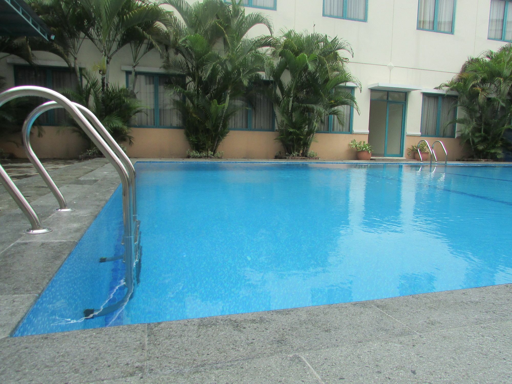 Townhouse Oak Hotel Grand Cikarang Εξωτερικό φωτογραφία